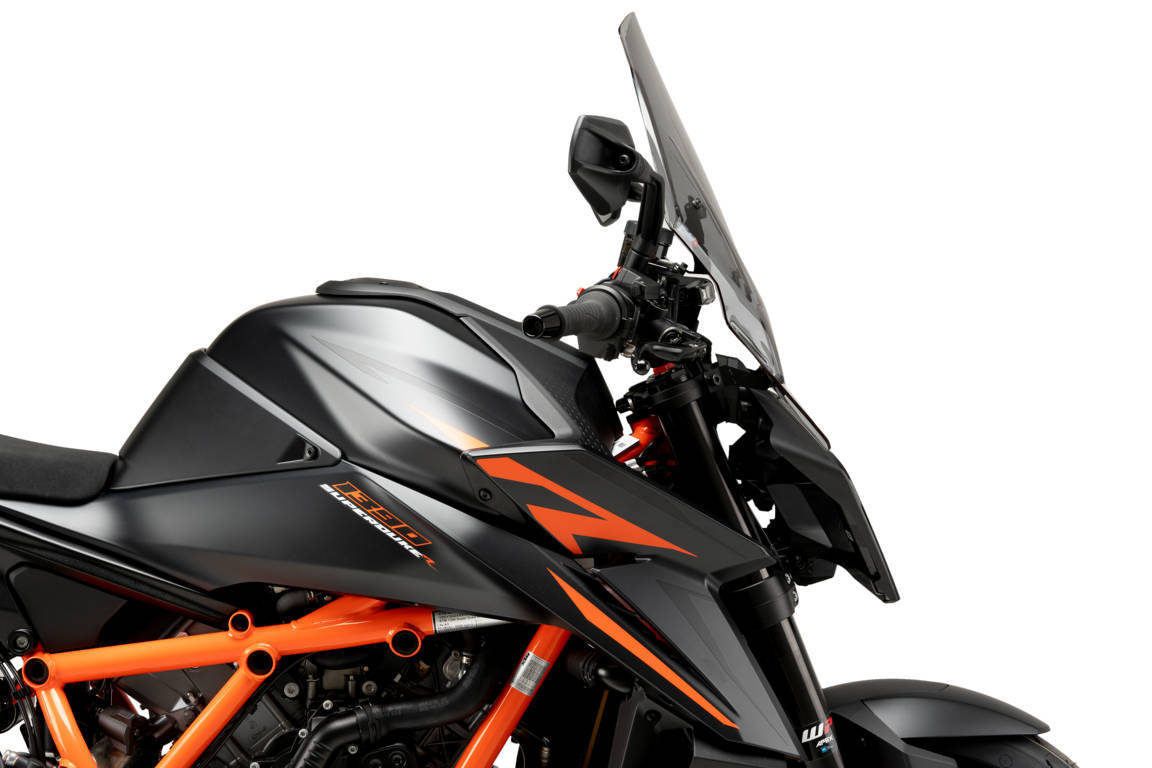 Puig Carenabris New Generation Touring para Ktm 1390 Super Duke R 2024 3 Imagen lateral del carenabris puig New Generation Touring para la Ktm 1390 Super Duke. Ref>: 21907