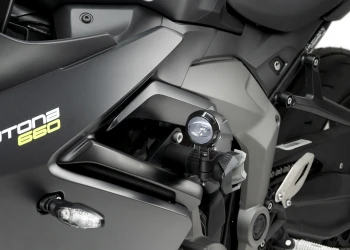 Protector de motor R19 de Puig diseñado para la inglesa Triumph Daytona 660. 2 Protector de motor R19 de Puig diseñado para la inglesa Triumph Daytona 660. - Imagen 2