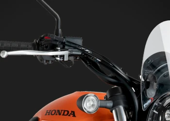 Imagen de la Honda CL500 con accesorios de Puig